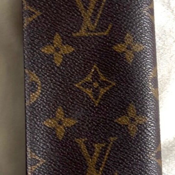Louis Vuitton Monogram Eyeglass Case - Picture 4 of 7